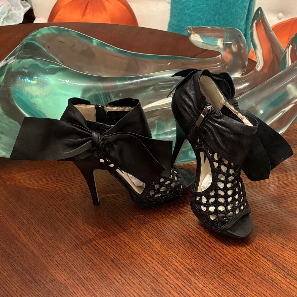 Boutique 9 Black Mesh Leather Peep toe Heels with Bow